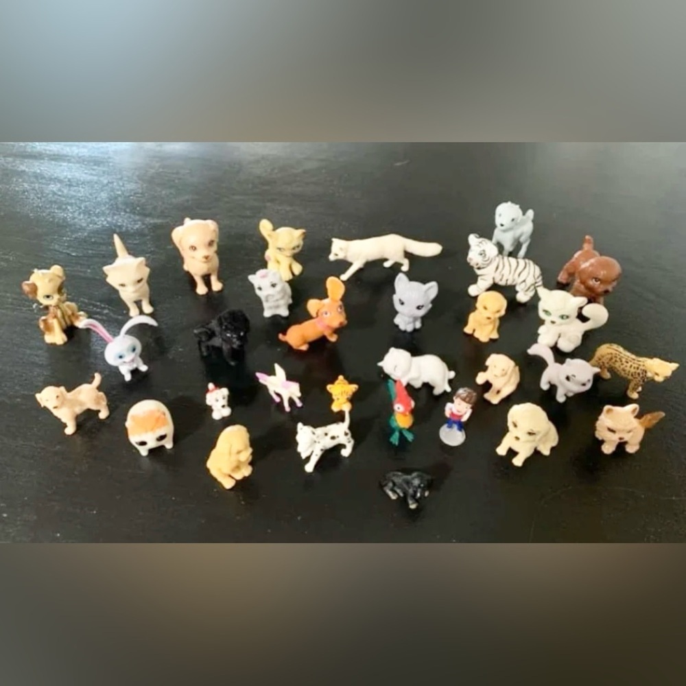 Mini toy animal figures lot of 31 cats/dogs Disney-Tsum Tsum-Barbie toys